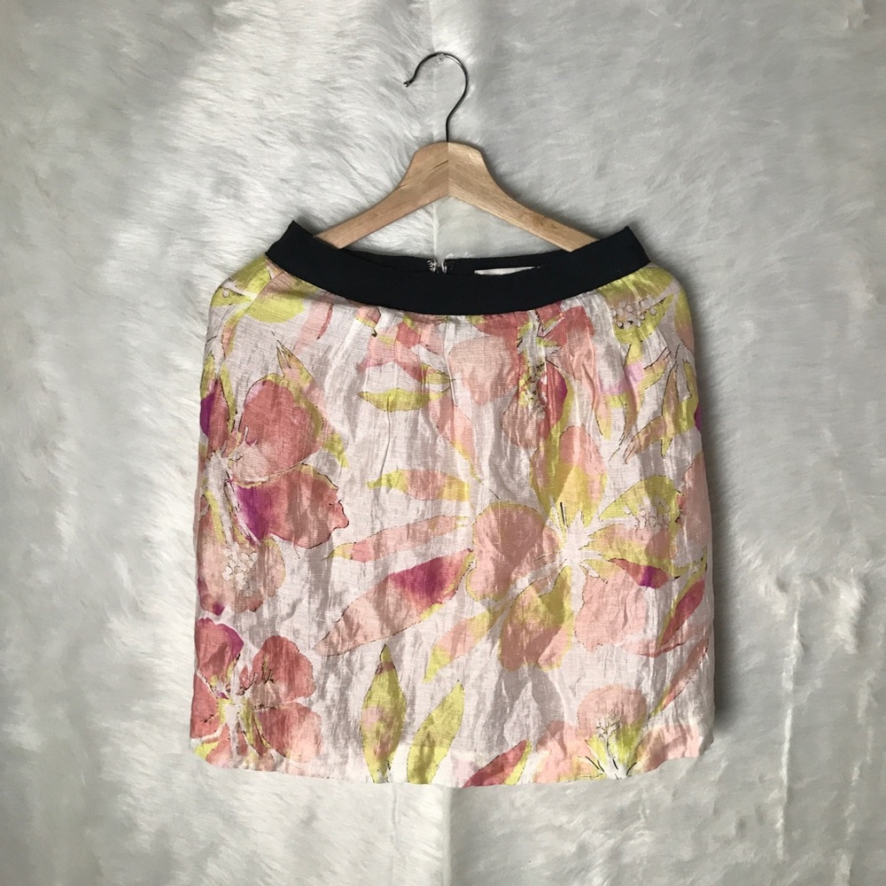 Ann Taylor LOFT floral skirt Size Woman’s 0